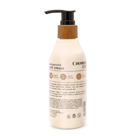 Close-up texture of Oliology curl cream highlighting creamy, lightweight formula