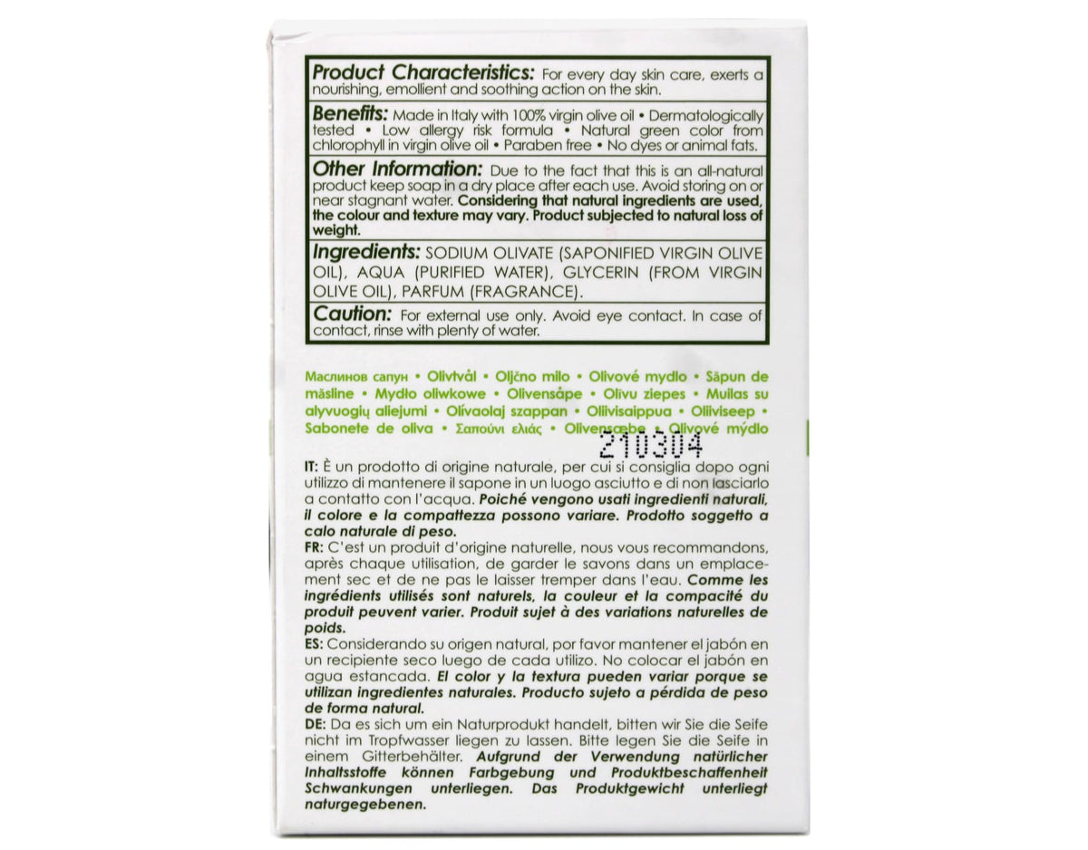 Olivella bar in hand illustrating gentle grip and skin-friendly use