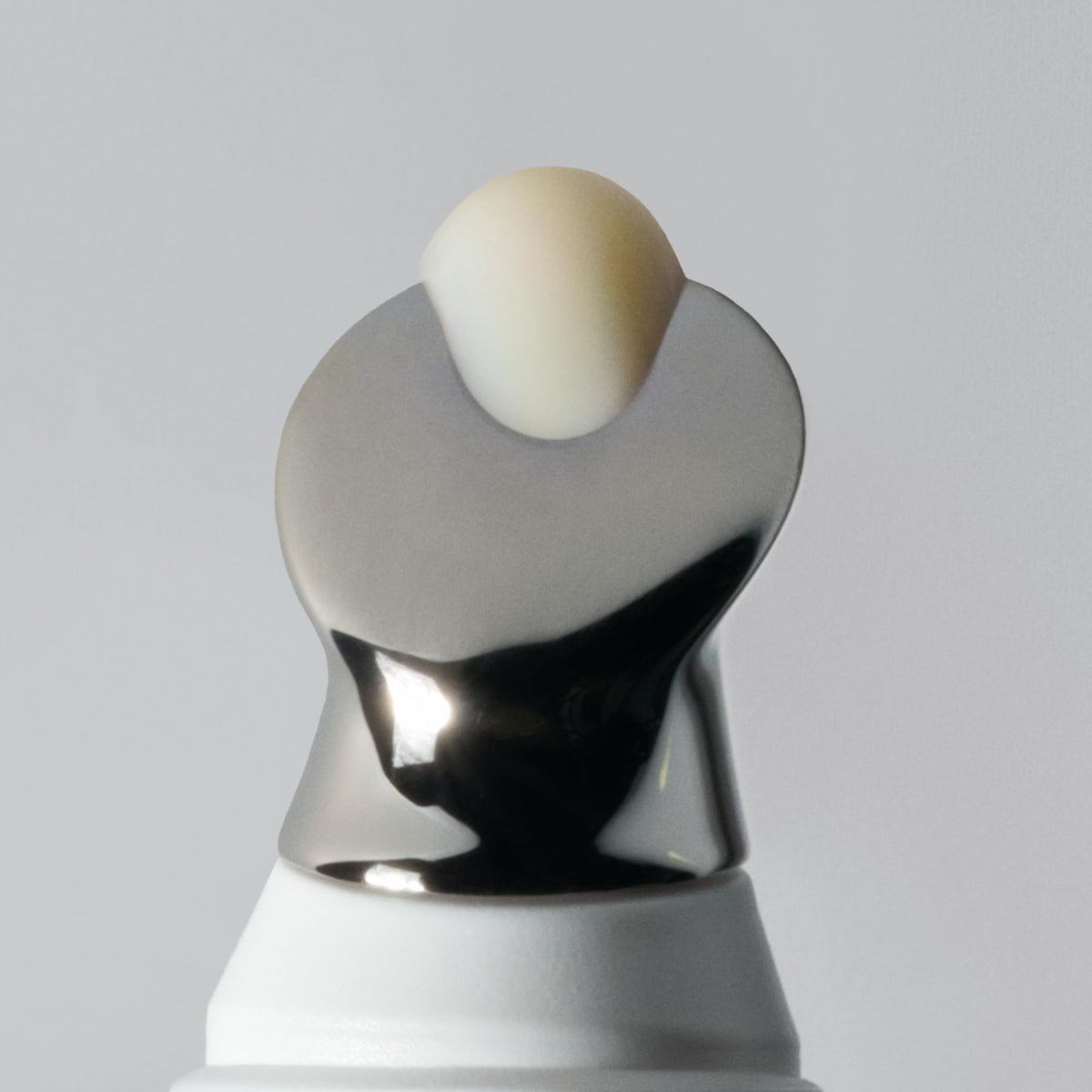 oneskin peptide and antioxidant visual emphasizing skin-supporting and anti-aging benefit
