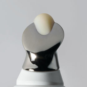 oneskin peptide and antioxidant visual emphasizing skin-supporting and anti-aging benefit