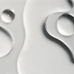oneskin OS-01 application on scalp with drops, demonstrates targeted scalp care benefit
