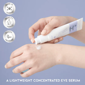 #OOTD application demo with finger showing easy under-eye spread