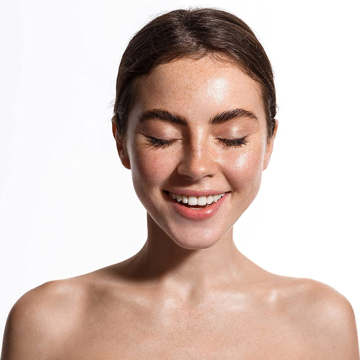OPO squalane oil on hair ends showing smoothing and shine benefit
