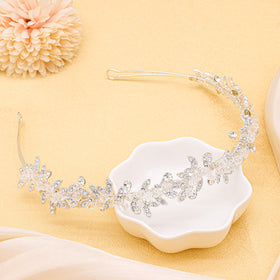 Oriamour closeup of crystal beads and floral detail highlighting delicate sparkle