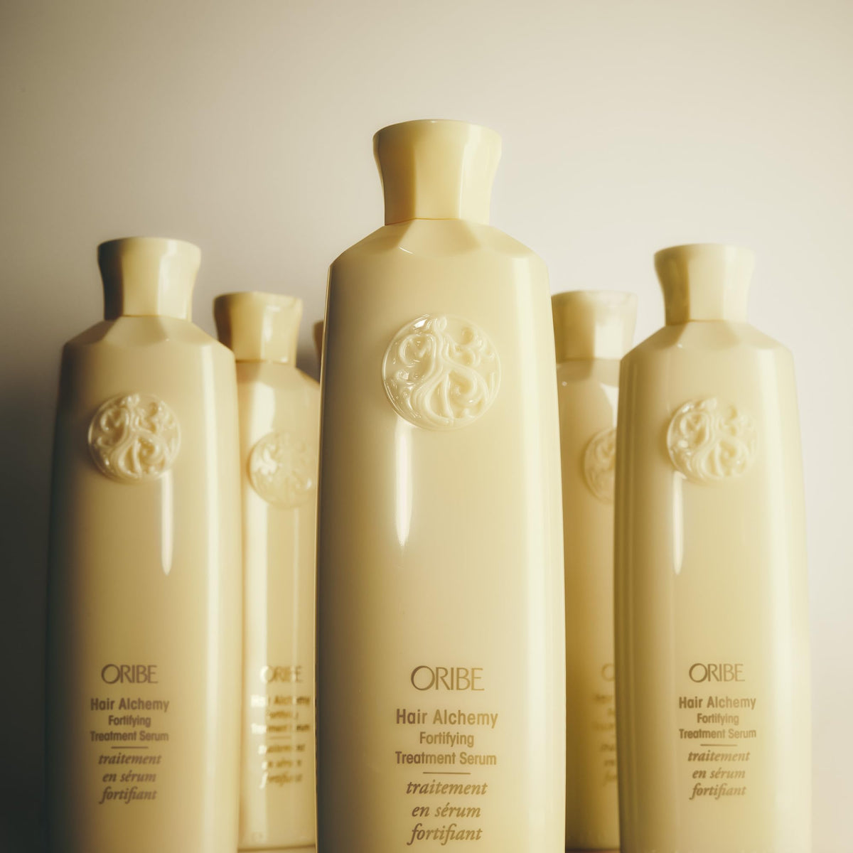 Oribe scent notes visual evoking Côte d’Azur fragrance and sensory benefit