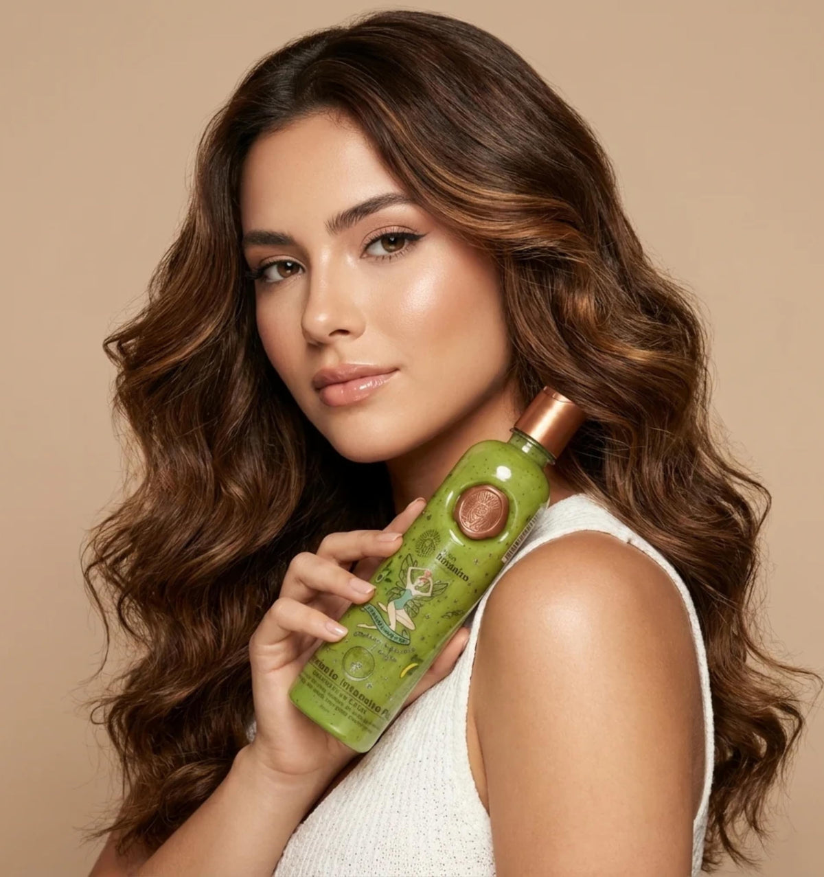 Origen Botánico Plex treatment being applied to hair to strengthen and improve manageability