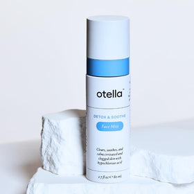Otella placed inside a gym bag showing post-workout refresh benefit and on-the-go practicality