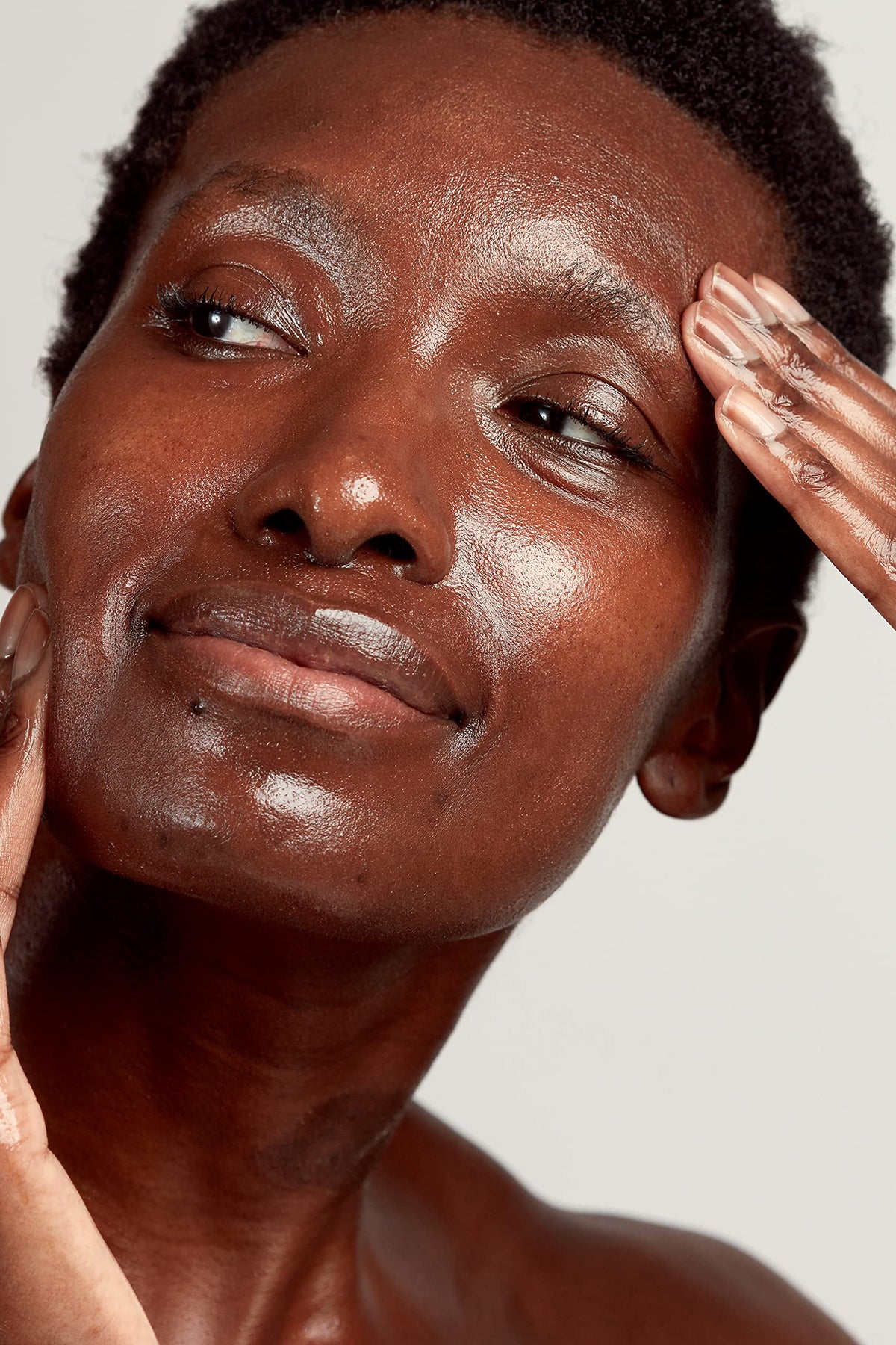 PAI SKINCARE close-up on rosehip oil ingredient highlighting nourishing benefits