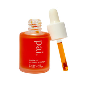 PAI SKINCARE glass dropper dispensing oil, precise dosing and hygienic application benefit