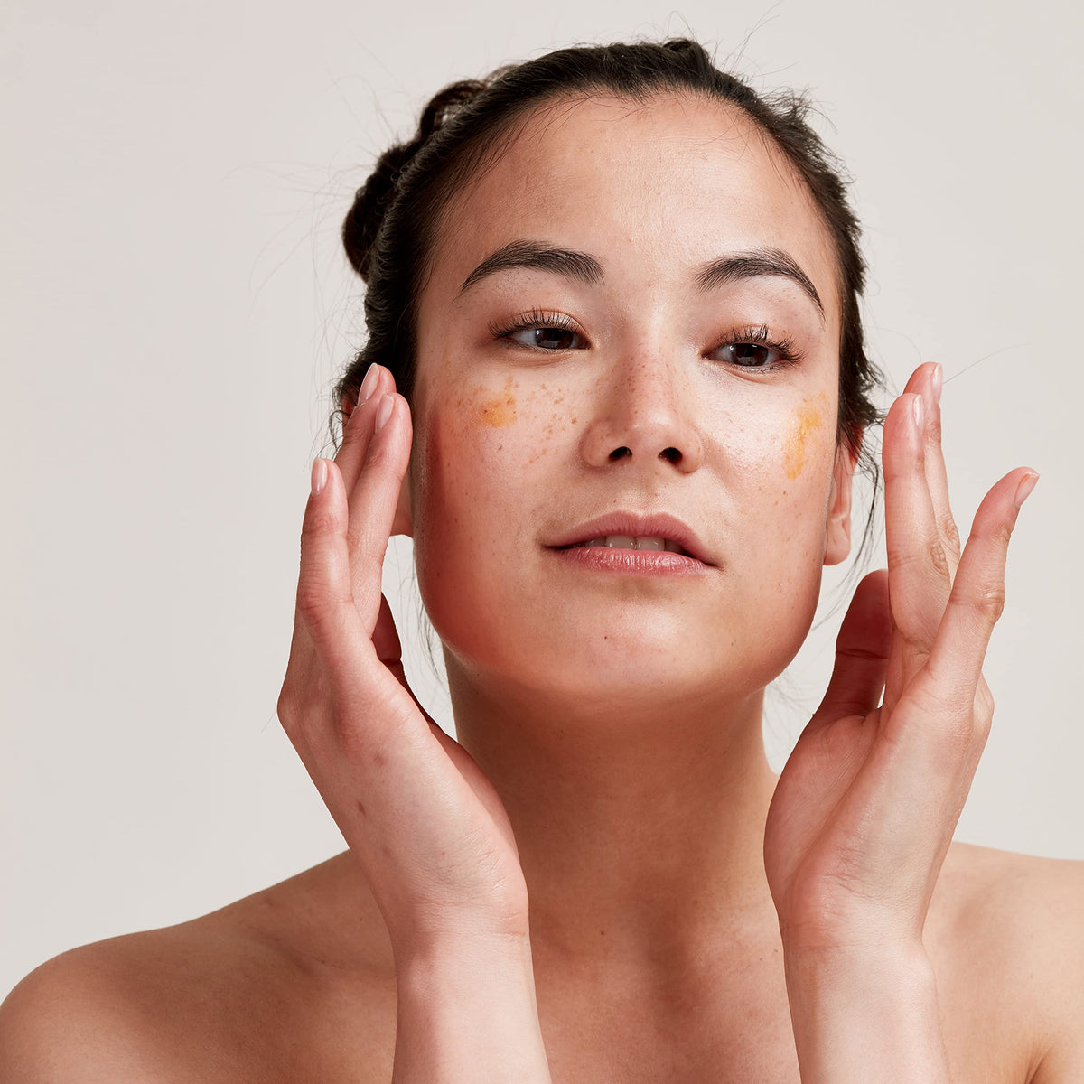 PAI SKINCARE rosehip seeds and fruit highlighting natural ingredient benefit