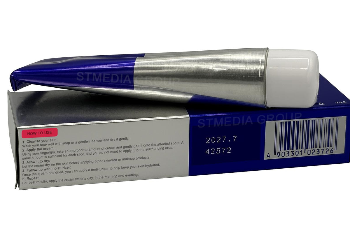 Generic Pair Acne Cream texture close-up illustrating transparent non-greasy finish for smooth application