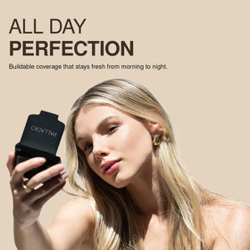 Palladio compact in hand to show size and portability benefit
