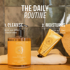 Panier des Sens honey and almond blossom ingredients visual conveying natural fragrance