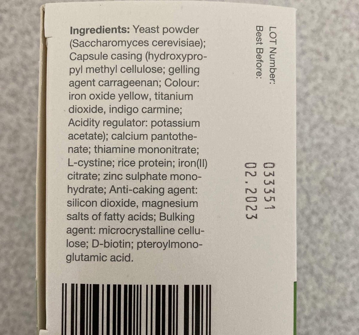 Pantogar capsules poured on surface demonstrating texture and purity benefit