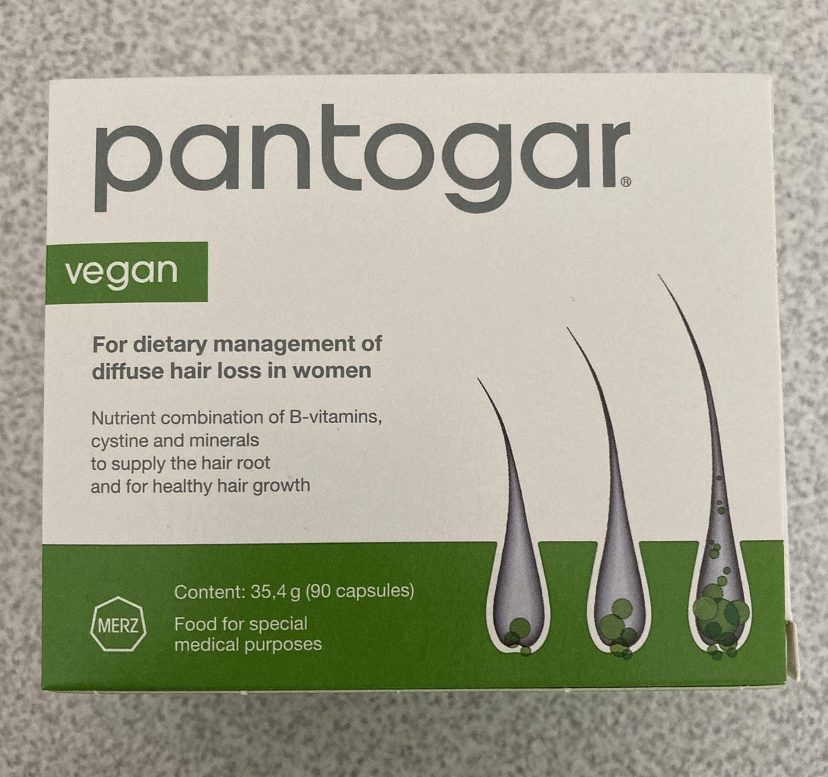 Pantogar clear vegan capsules closeup highlighting dye‑free benefit