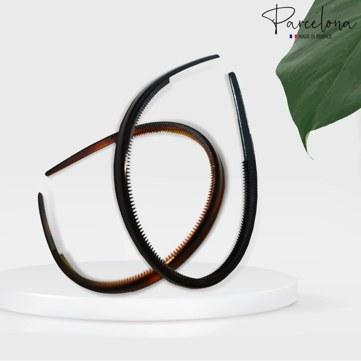 Parcelona black tortoise headband worn in hair demonstrating sleek everyday styling