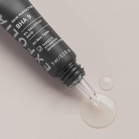 Paula's Choice applicator dispensing gel-serum for precise spot use benefit