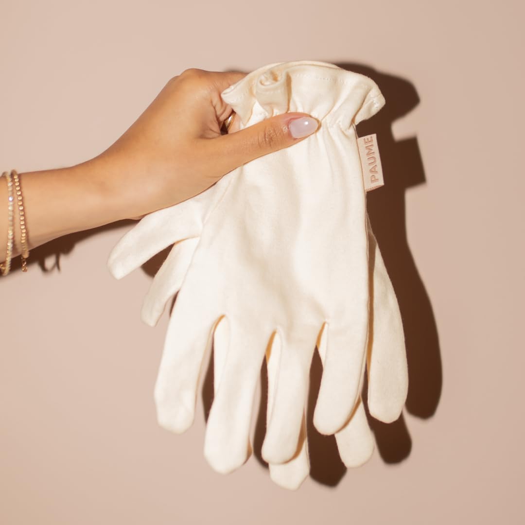 PAUME gloves beside ruler showing one-size-fits-all scale and fit