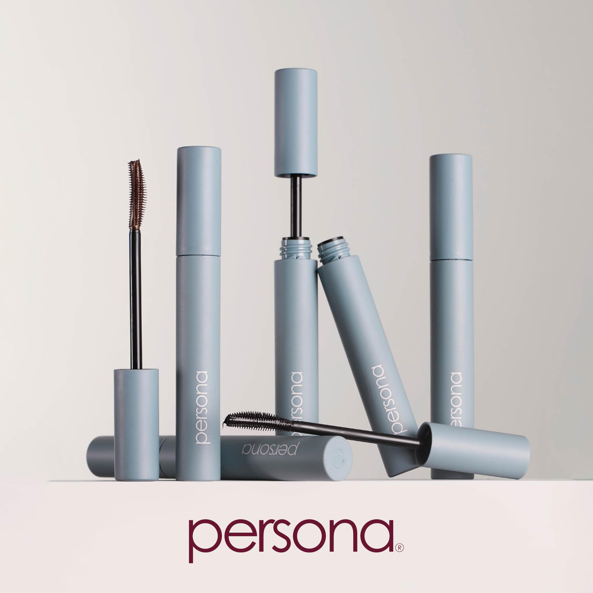 PERSONA macro of tubing on lash showing lengthening effect without flakes or smudges