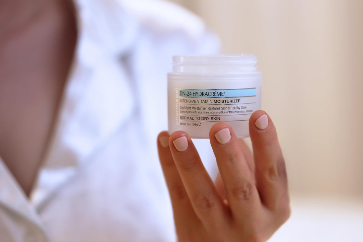 Pharmagel DN-24 with aloe vera and oils illustrating botanical soothing benefits