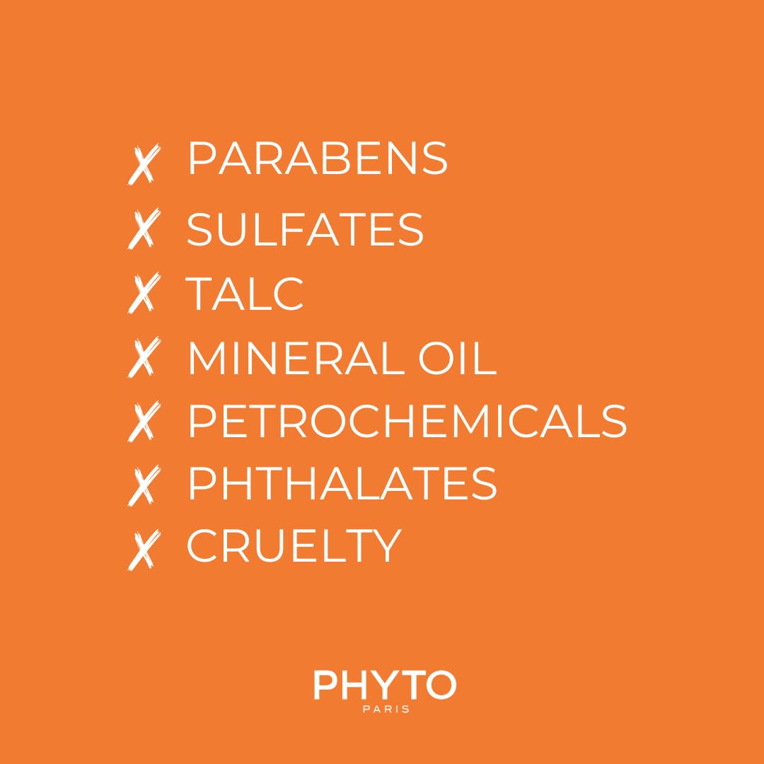 PHYTO Plage inside a beach bag with towel showing convenience for outings