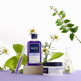 PHYTO product being applied to hair demonstrating even pigment distribution and toning