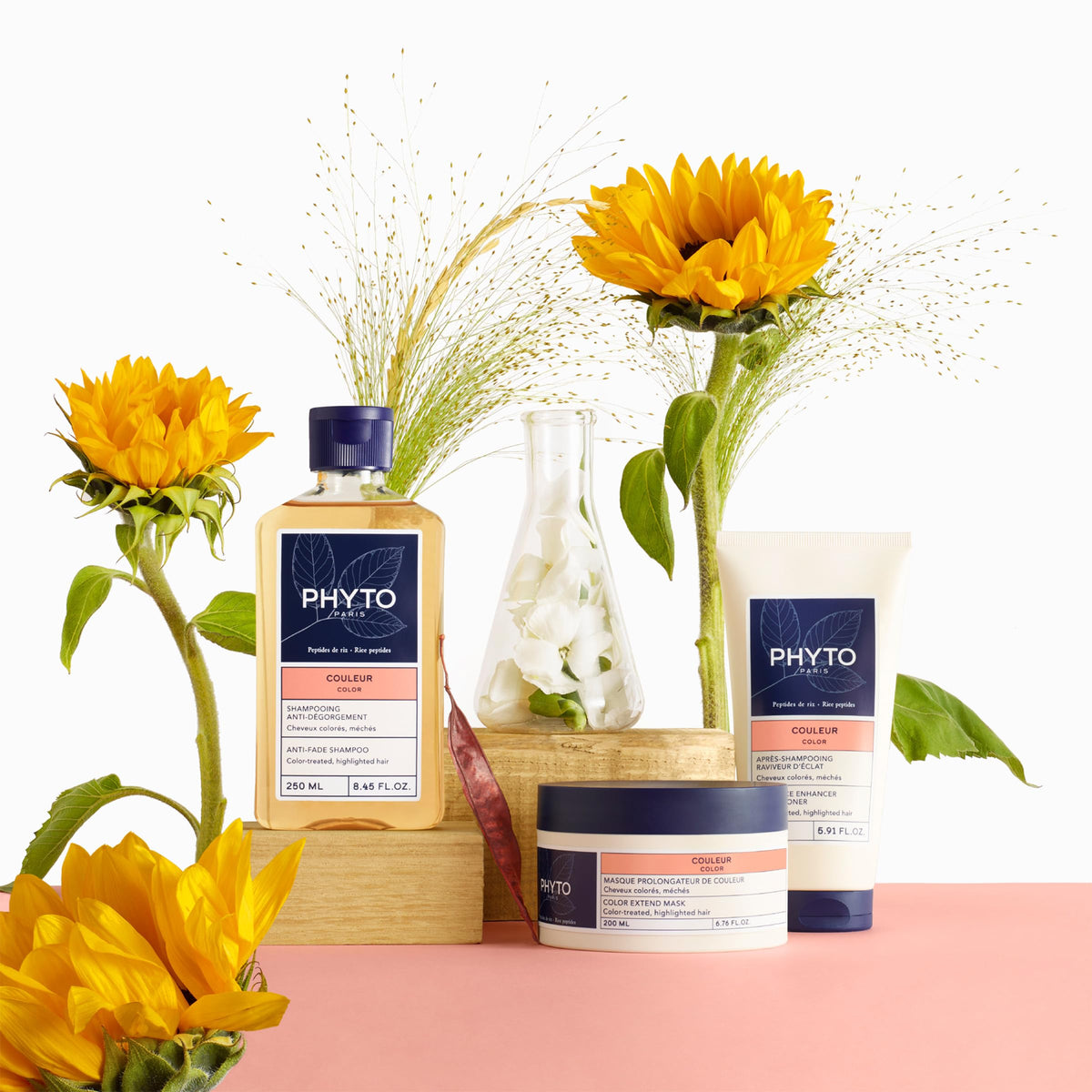 PHYTO gel texture close-up highlighting gentle foam and smoothness