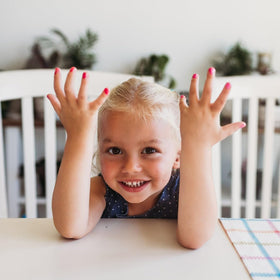 Zoom on Piggy Paint ingredient label highlighting non-toxic formulation