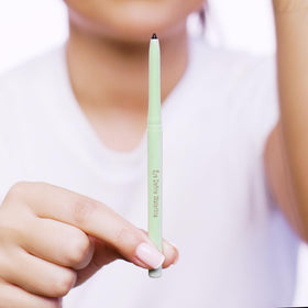 Pixi liner applied to inner rim demonstrating long-wear definition