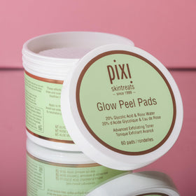 Pixi open jar with pads visible demonstrating convenient pre-soaked delivery