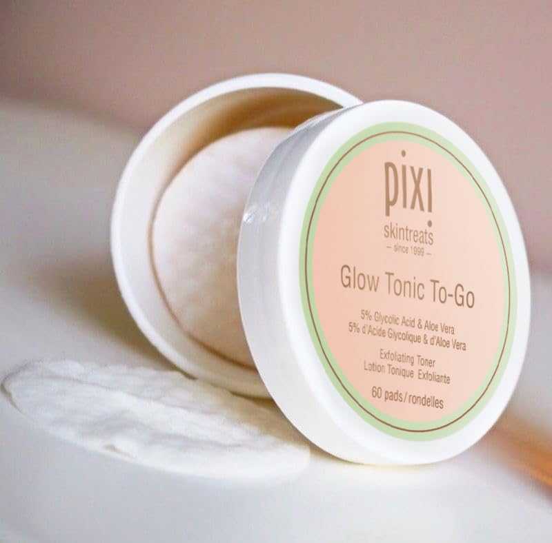 Pixi single pad texture close-up revealing soaked cotton and exfoliant benefit gentle application