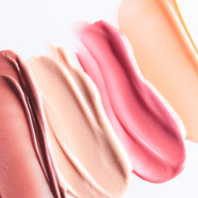 pixi on model lips demonstrating cooling mint tingle and fuller-looking lips benefit