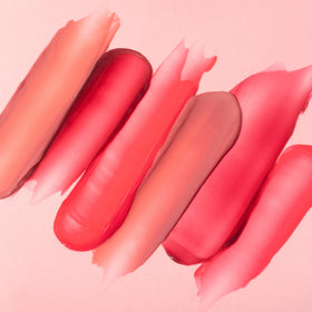 Pixi application with finger blending demonstrating quick, skin-like coverage