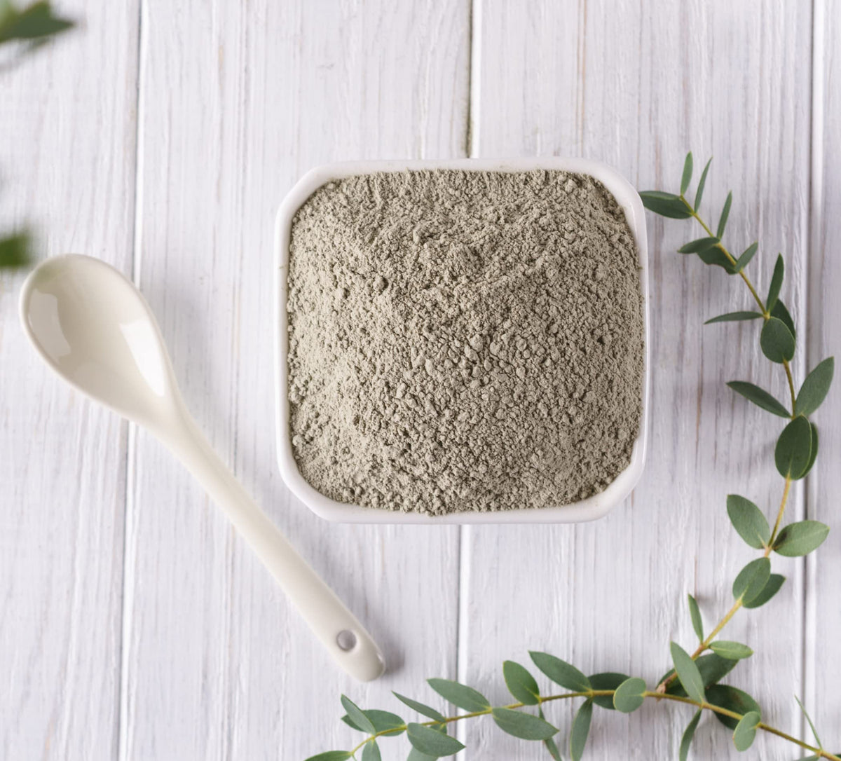 Plant Guru clay powder texture close-up highlighting fine smooth consistency