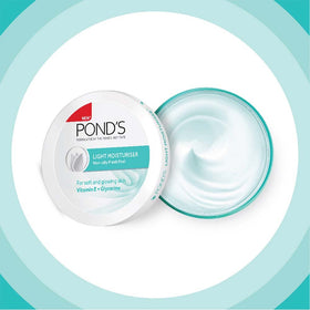 POND'S label close-up displaying product details and clear usage information benefit