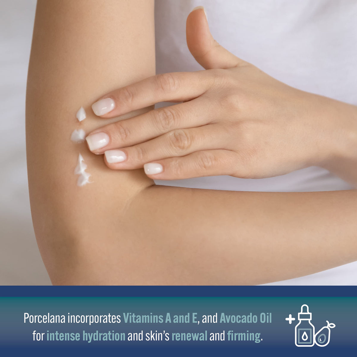 Porcelana size comparison with hand illustrating compact nighttime cream