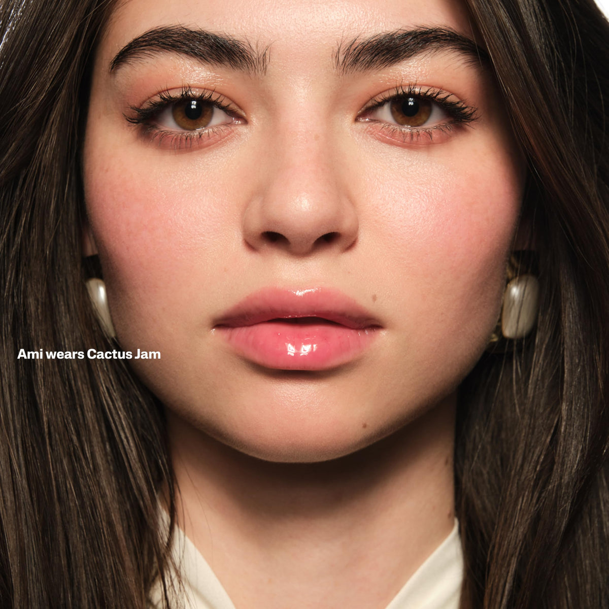 POUND CAKE applicator close-up highlighting smooth precise application benefit