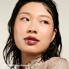 POUND CAKE close-up wand tip with product, shows precise application benefit
