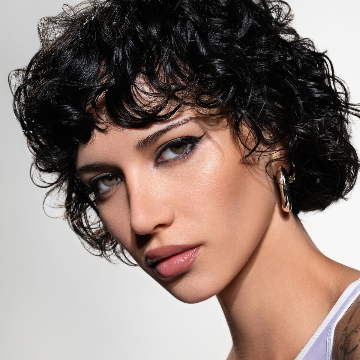 Pravana product next to Chromasilk range illustrating color-protection pairing