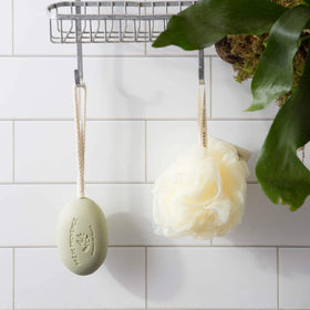 Pre de Provence rope detail loop attached to the 200 g sage bar for easy hanging and drying
