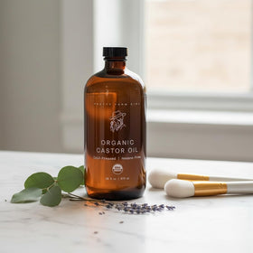 Pretty farm girl label and ingredients detail highlighting organic sourcing benefit