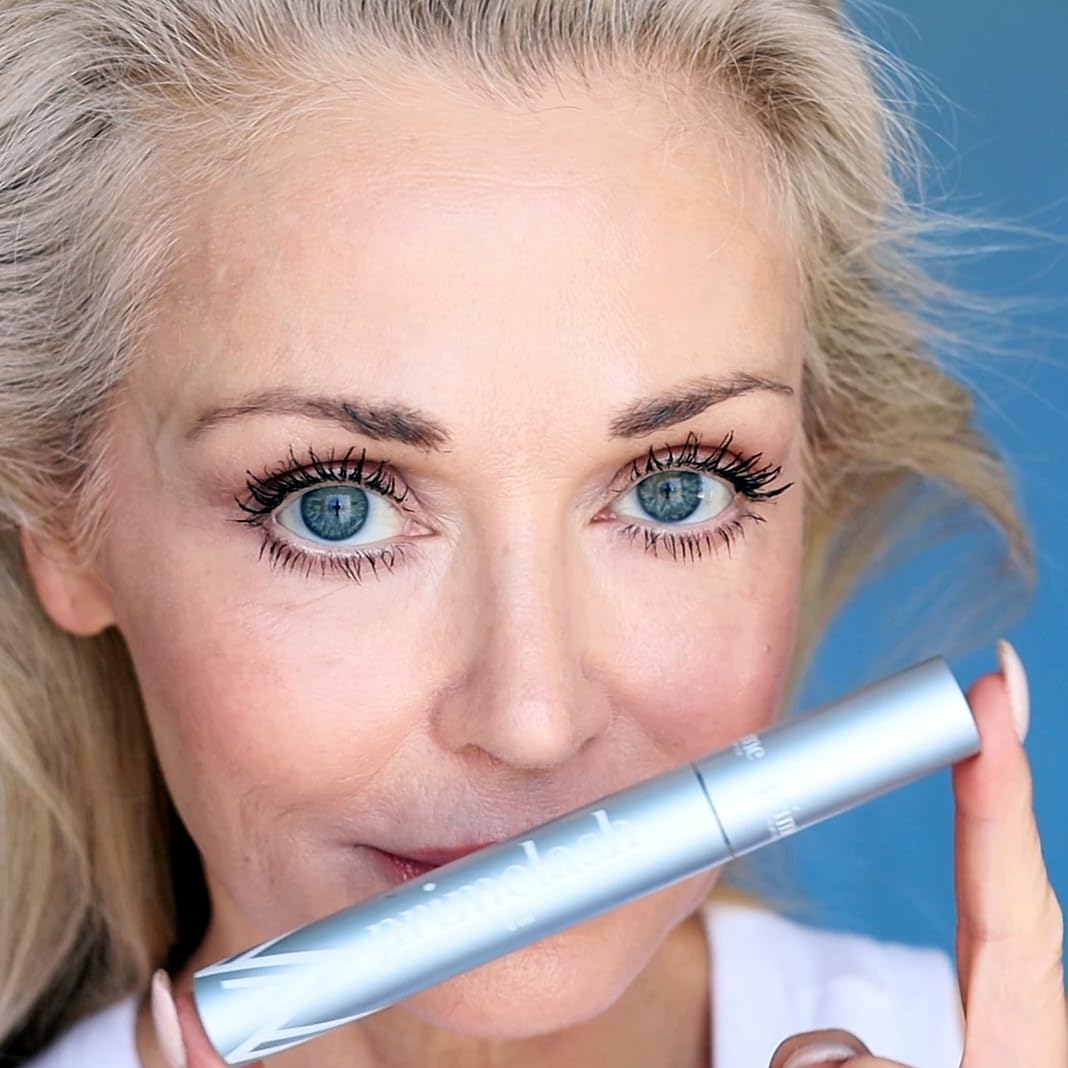 Prime Prometics brush texture highlighting gentle separation benefit