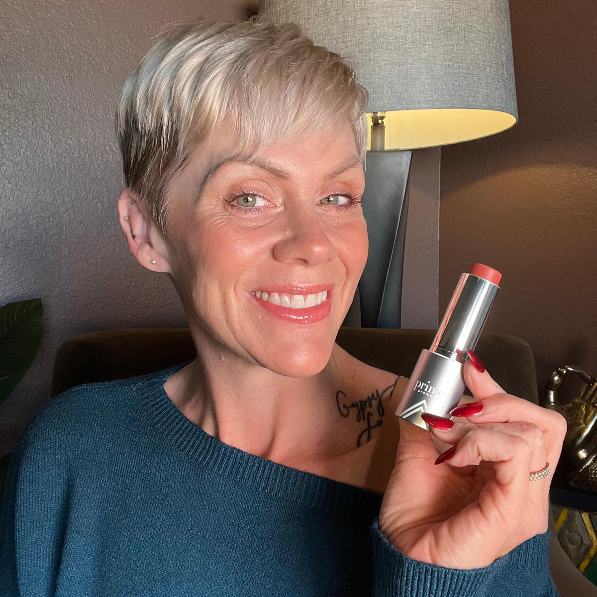 PRIME PROMETICS cheek blend demo showing natural flush and easy blending
