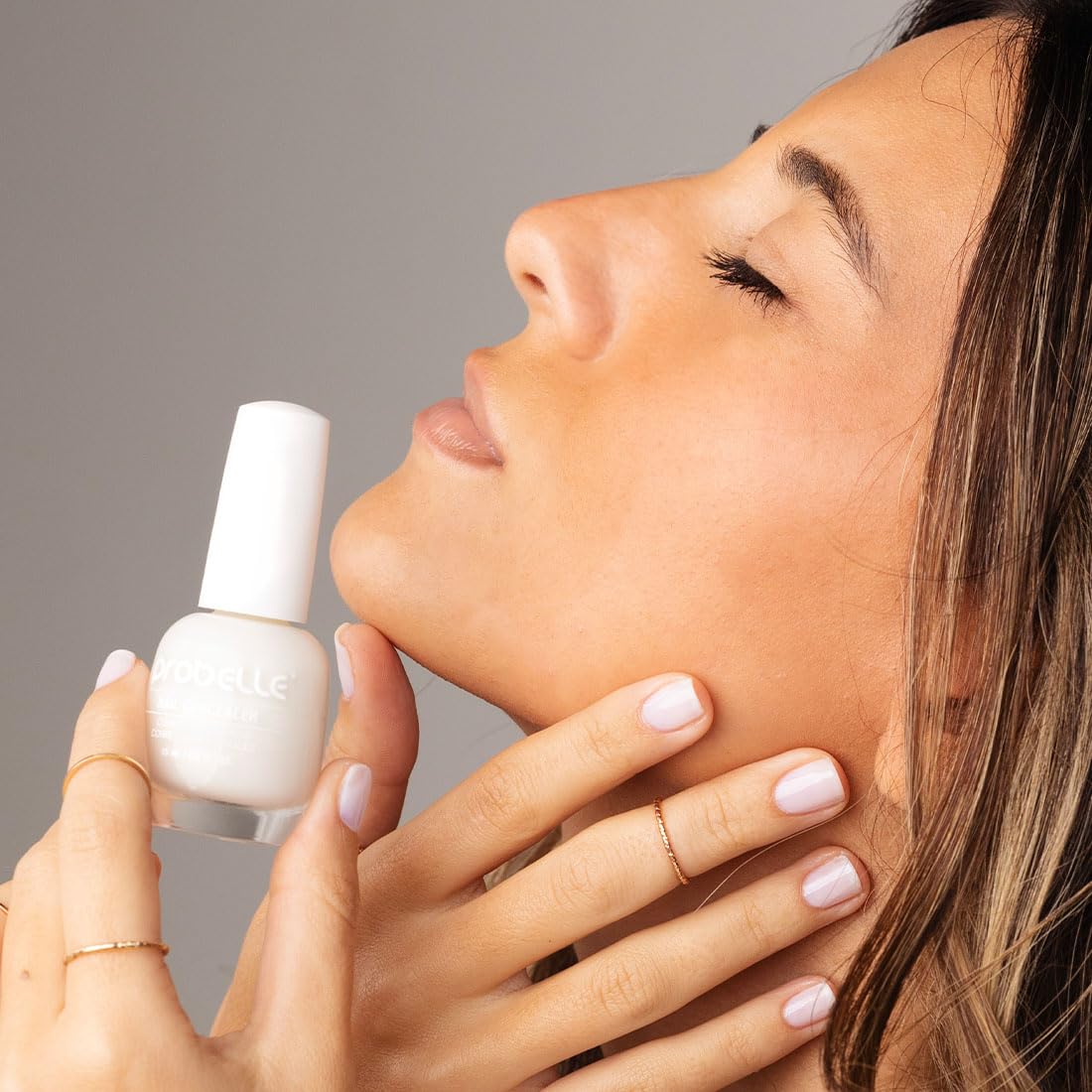Probelle pearlescent polish close-up texture for luminous finish benefit