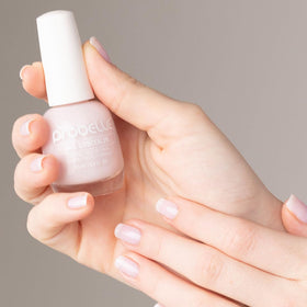 Probelle close-up texture with pearlescent finish for luminous nails