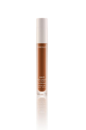 Pseudo Labs front packaging showing compact freckle tint and branding benefit easy identification