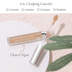 PÜR MINERALS applicator close-up highlighting smooth glide and precise coverage benefit