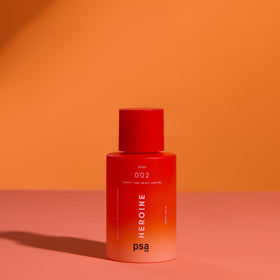 PURPOSEFUL SKINCARE Heroine toner texture dispense on hand demonstrating lightweight absorption