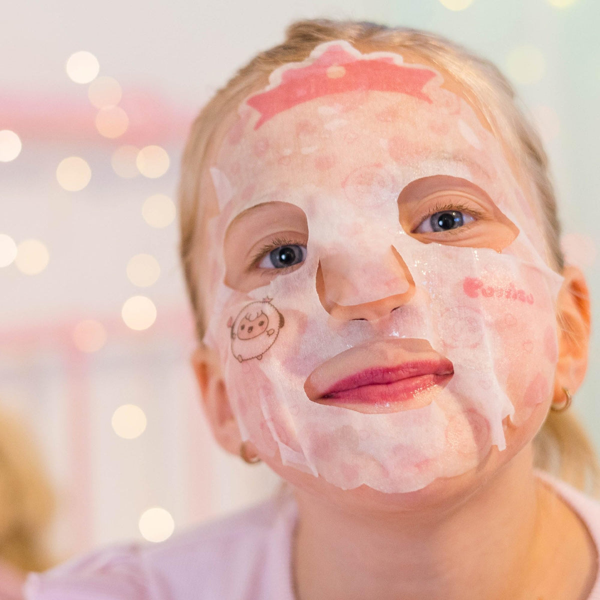 Puttisu removed mask and patted essence demonstrating non-greasy finish