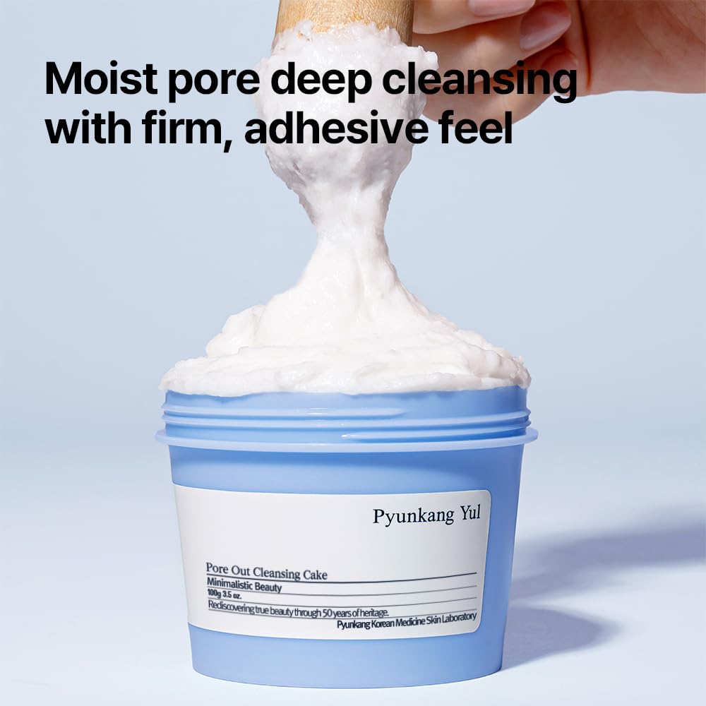 Pyunkang Yul clay-texture close-up illustrating sticky cleanse and impurity lift